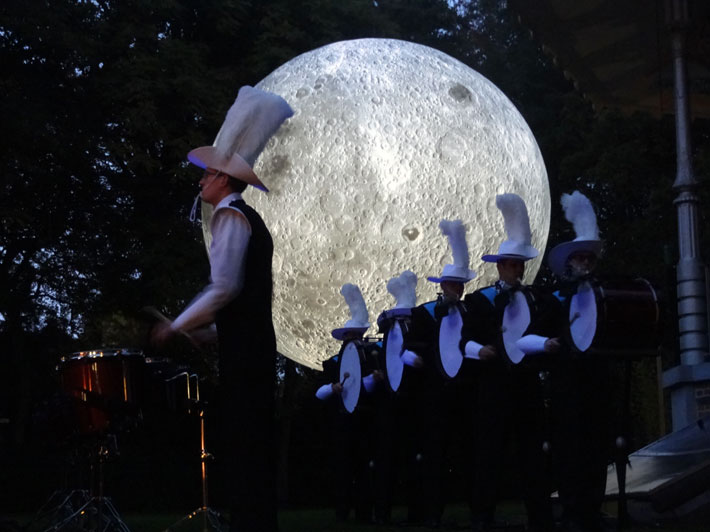 Performance under the Moon